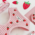 Harnais réglable Strawberry Picnic Pup - Cocopup London